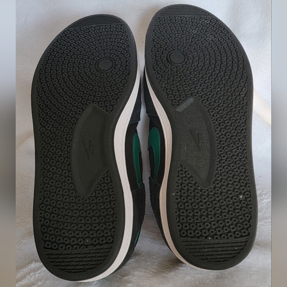 Like New Nike Alleyoop CJ0882 007 Suede Foam Sole Black Green 10.5 Street Style - Picture 7 of 7